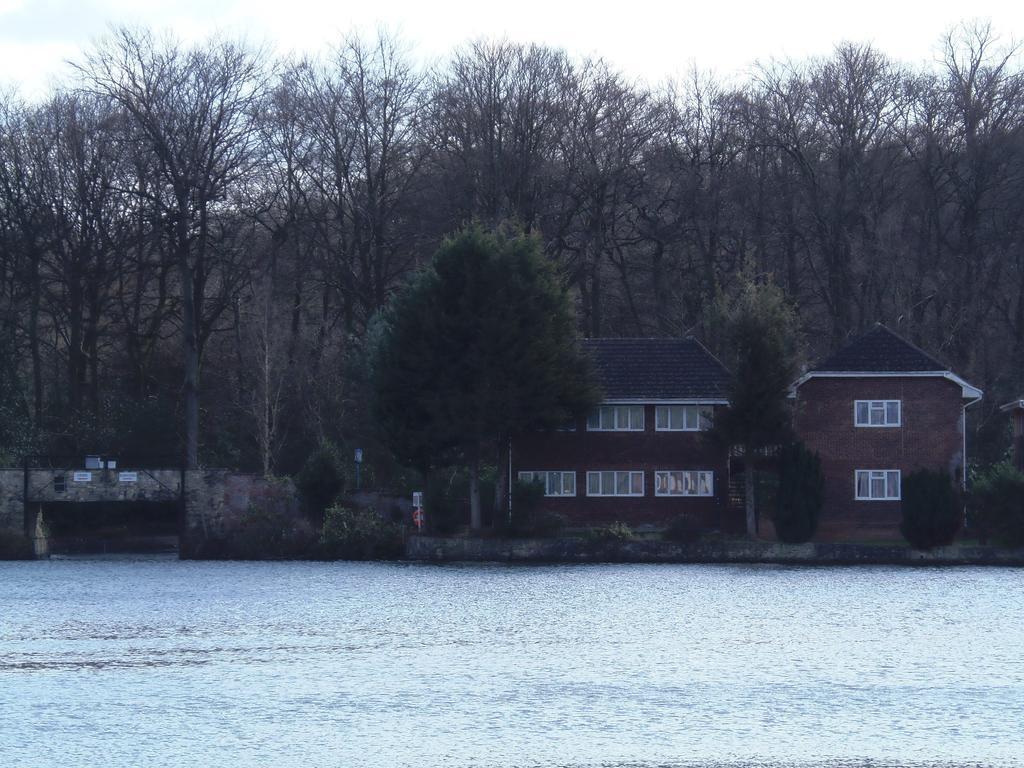 Lakeside Continental Hotel Camberley Exterior foto