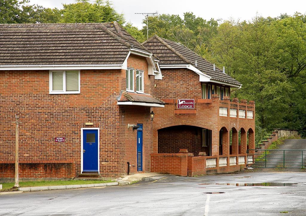 Lakeside Continental Hotel Camberley Exterior foto